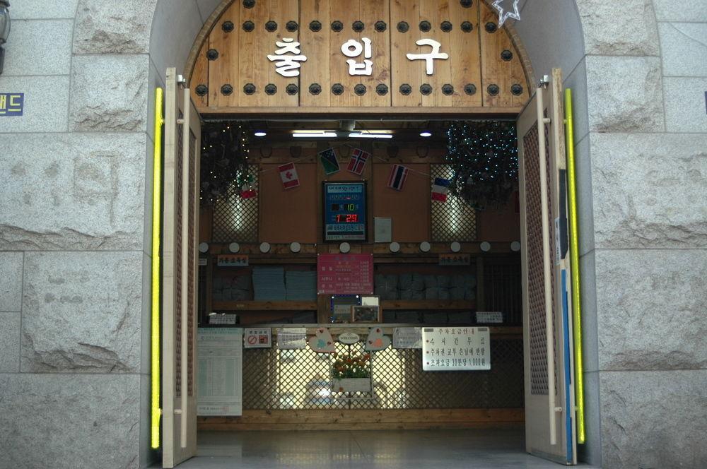 Itaewon Land Guest House Seoul Exterior photo